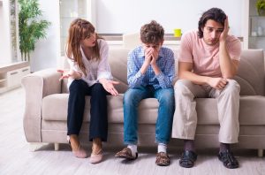 tinerii evita confruntarile